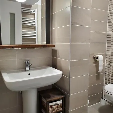Apartament Penthouse Cu Jacuzzi Langa Mall Coresi *