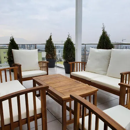 Apartament Penthouse Cu Jacuzzi Langa Mall Coresi Apartament Brașov