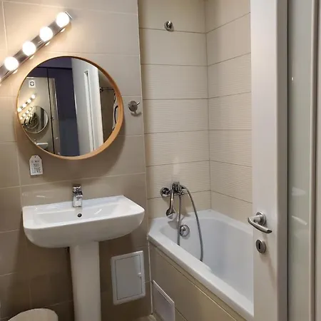Apartament Penthouse Cu Jacuzzi Langa Mall Coresi