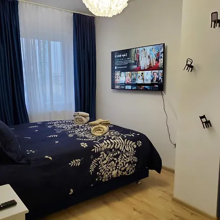 Apartament Penthouse Cu Jacuzzi Langa Mall Coresi Apartament *