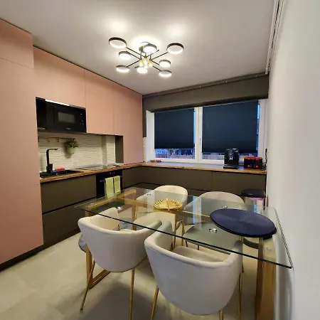 Apartament Penthouse Cu Jacuzzi Langa Mall Coresi