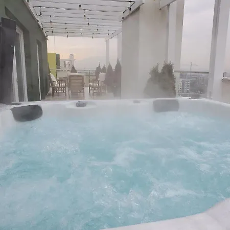 Apartament Penthouse Cu Jacuzzi Langa Mall Coresi Apartament Brașov